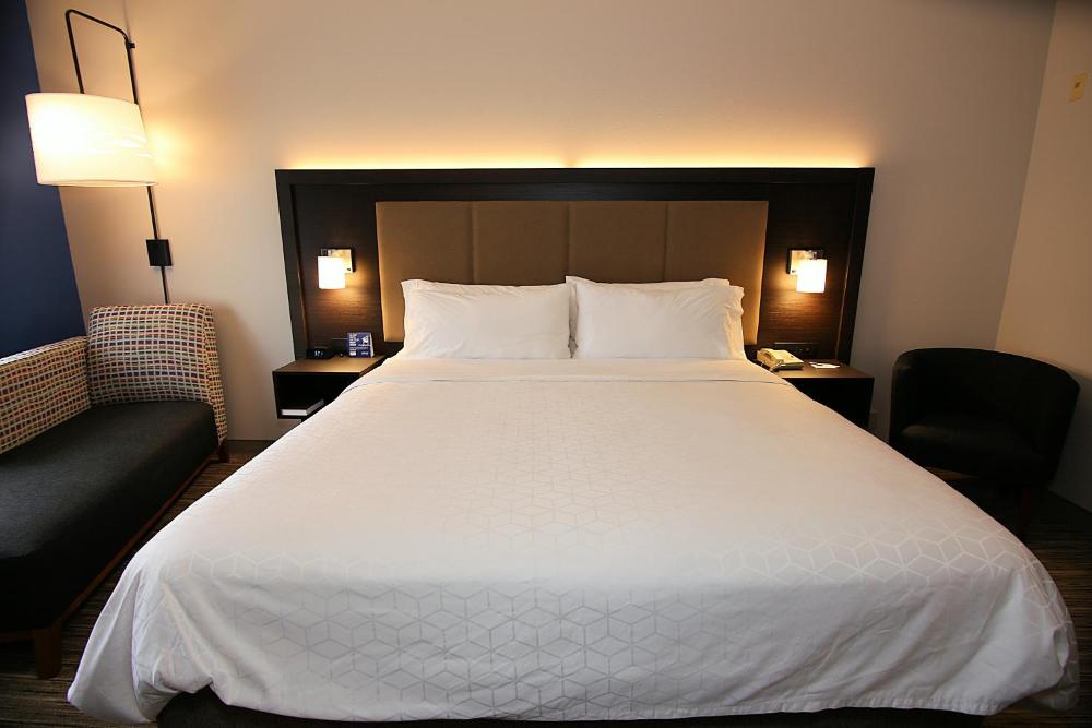 Standard King Room interior